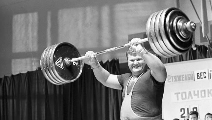 Тяжелоатлет Леонид Жаботинский Тяжелоатлет Леонид Жаботинский