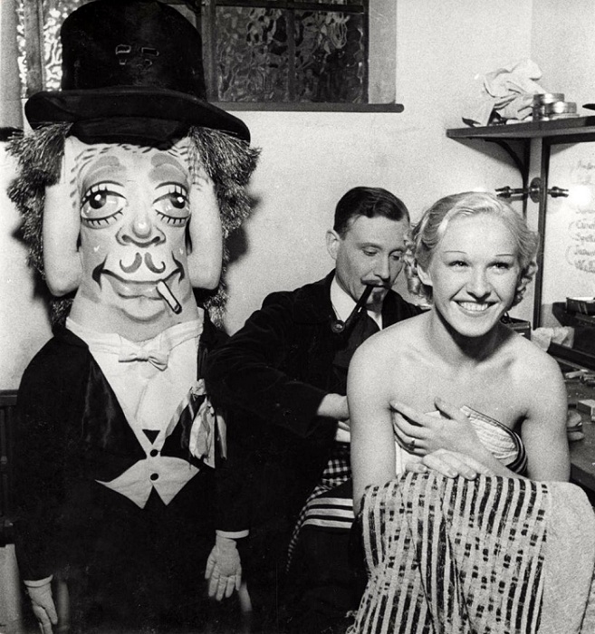 В 1930-х гг художники с радостью развлекали публику. В 1930-х гг художники с радостью развлекали публику.