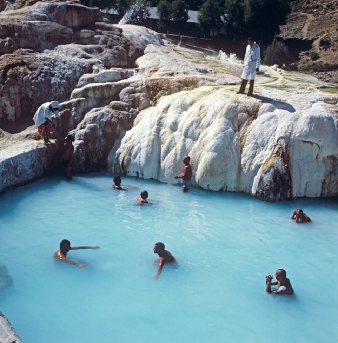Лечебница Гарм-Чашма, Таджикистан. Лечебница Гарм-Чашма, Таджикистан.