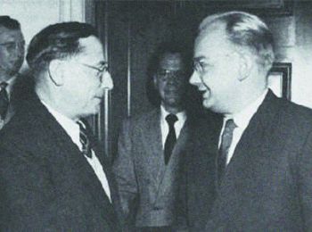 Николай Хохлов (справа) после своего перехода на Запад