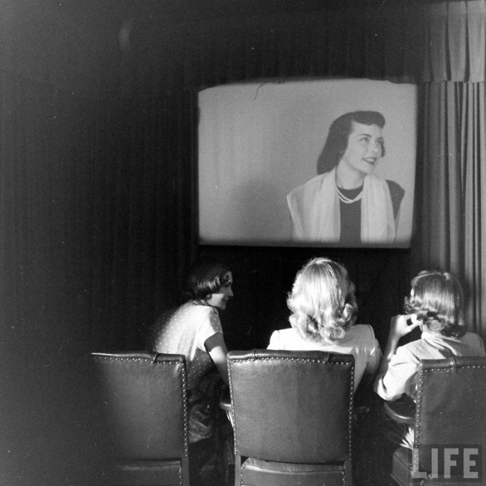 В кинотеатре. В кинотеатре.