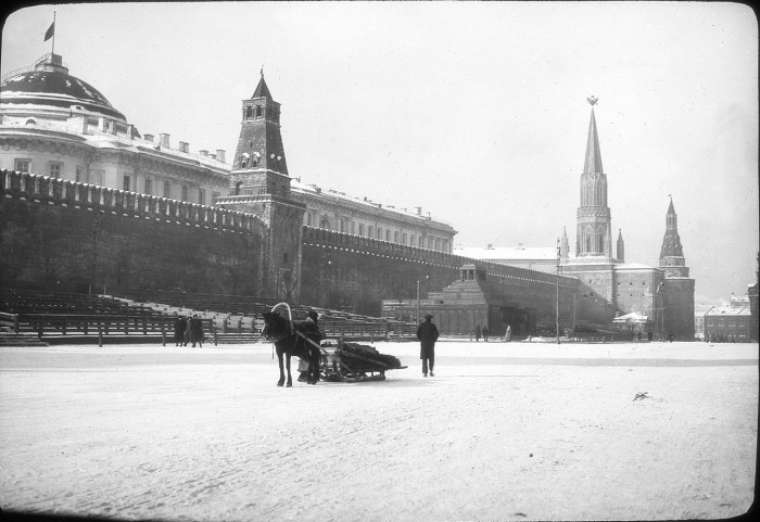 Вид на Кремль и Мавзолей Ленина. СССР, Москва, 1929 год. Вид на Кремль и Мавзолей Ленина. СССР, Москва, 1929 год.