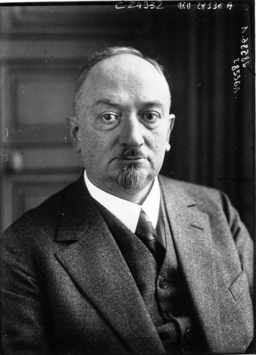 Георгий Васильевич Чичерин являющиеся до 1930 года народным комиссаром иностранных дел СССР. Георгий Васильевич Чичерин являющиеся до 1930 года народным комиссаром иностранных дел СССР.