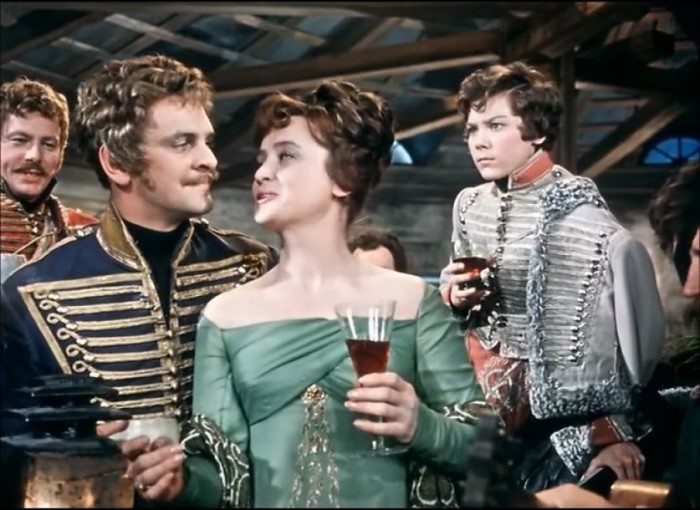 Кадр из фильма *Гусарская баллада*, 1962 | Фото: filmpro.ru Кадр из фильма *Гусарская баллада*, 1962 | Фото: filmpro.ru