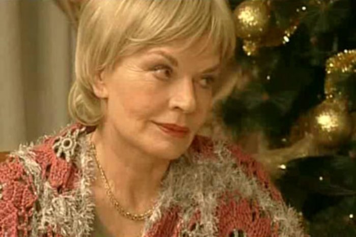 Людмила Чурсина в фильме *Юбилей*, 2007 | Фото: kino-teatr.ru Людмила Чурсина в фильме *Юбилей*, 2007 | Фото: kino-teatr.ru