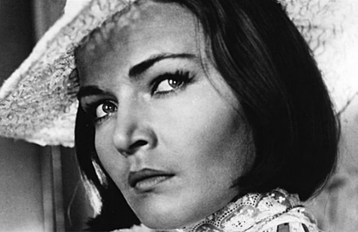 Людмила Чурсина в фильме *Любовь Яровая*, 1970 | Фото: kino-teatr.ru Людмила Чурсина в фильме *Любовь Яровая*, 1970 | Фото: kino-teatr.ru