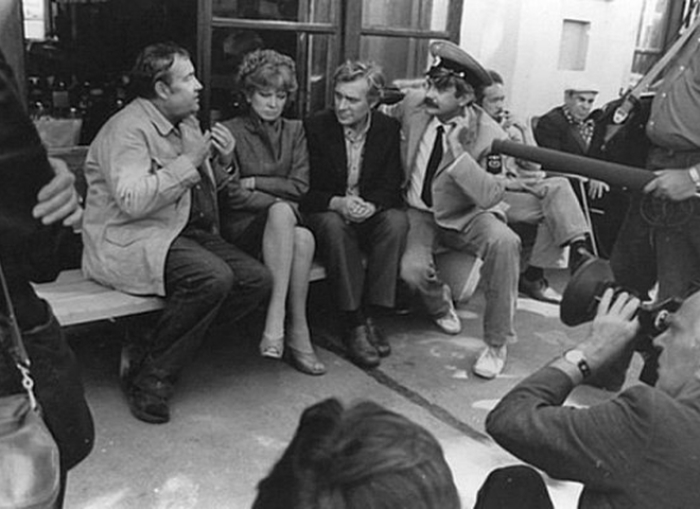 На съемках фильма *Вокзал для двоих*, 1982 | Фото: izvestia.kiev.ua На съемках фильма *Вокзал для двоих*, 1982 | Фото: izvestia.kiev.ua