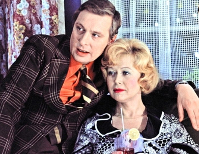 Кадр из фильма *Служебный роман*, 1977 | Фото: mtdata.ru Кадр из фильма *Служебный роман*, 1977 | Фото: mtdata.ru