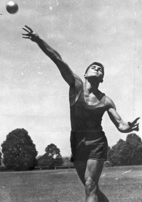 Михаил Фоменко в молодости.