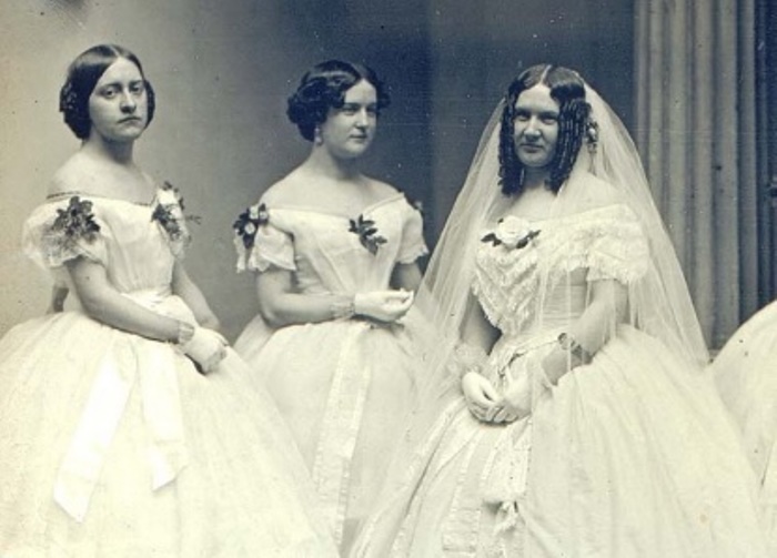 Чтобы выйти замуж, девушкам иногда приходилось обращаться за помощью в брачные агентства | Фото: liveinternet.ru Чтобы выйти замуж, девушкам иногда приходилось обращаться за помощью в брачные агентства | Фото: liveinternet.ru