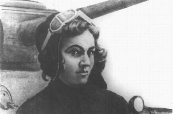Портрет танкистки Марии Октябрьской Портрет танкистки Марии Октябрьской