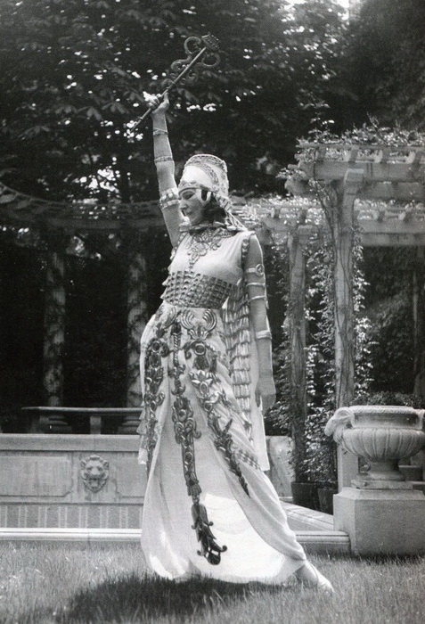 Актриса и танцовщица Ида Рубинштейн Актриса и танцовщица Ида Рубинштейн