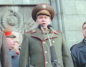 Герой Чеченской войны генерал Лев Рохлин почти не скрывал, что готовится военный переворот