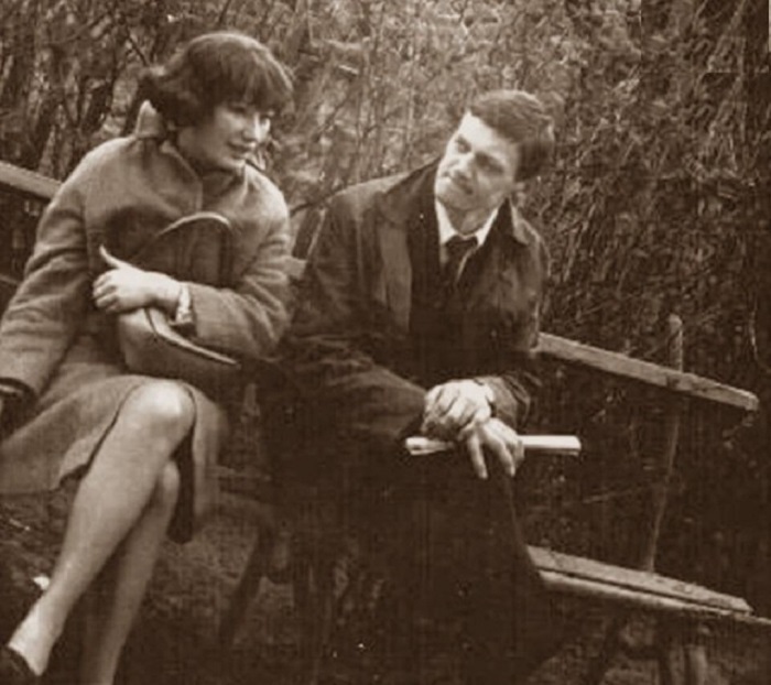 Весной 1969 года Орбакас и Пугачева познакомились в музыкальном училище, в котором училась Алла. Весной 1969 года Орбакас и Пугачева познакомились в музыкальном училище, в котором училась Алла.