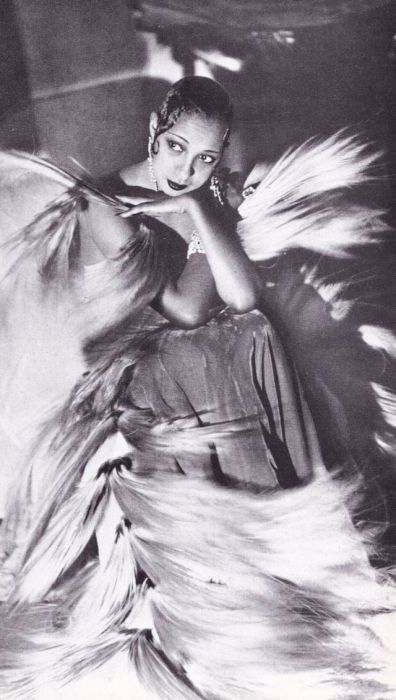 Знаменитая банановая юбочка, которая принесла всемирную известность артистке. Знаменитая банановая юбочка, которая принесла всемирную известность артистке.