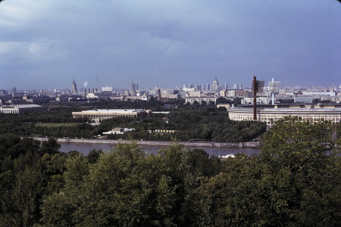 Очередь в Мавзолей Ленина на Красной площади в Москве. Очередь в Мавзолей Ленина на Красной площади в Москве.