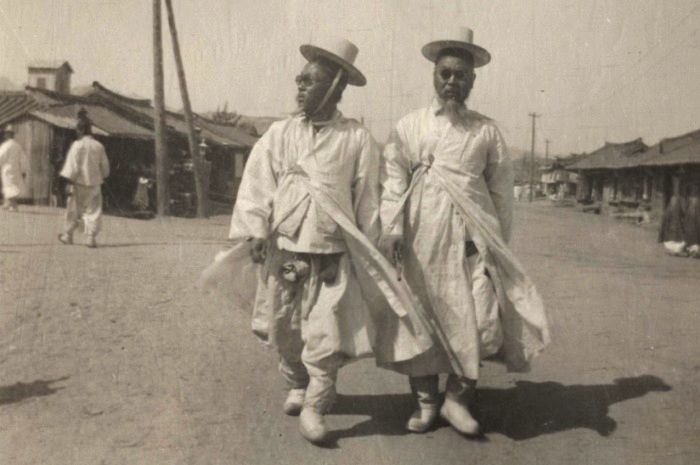 Удивительный «ковбойский» стиль корейских мужчин. Удивительный «ковбойский» стиль корейских мужчин.