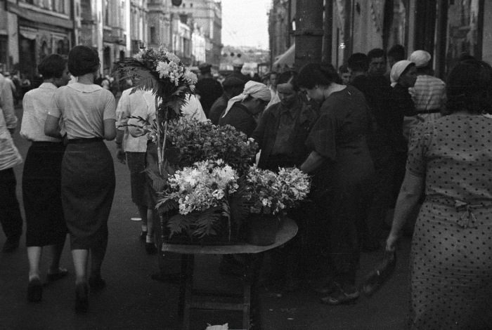 Витрина модного Московского универмага. Витрина модного Московского универмага.