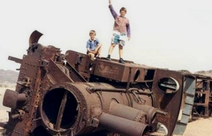 Лоуренс способствовал появлению взрывчатки на Ближнем Востоке. Лоуренс способствовал появлению взрывчатки на Ближнем Востоке.