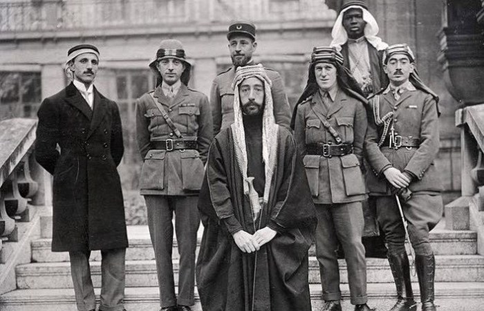 Лоуренс Аравийский был полиглотом. Лоуренс Аравийский был полиглотом.