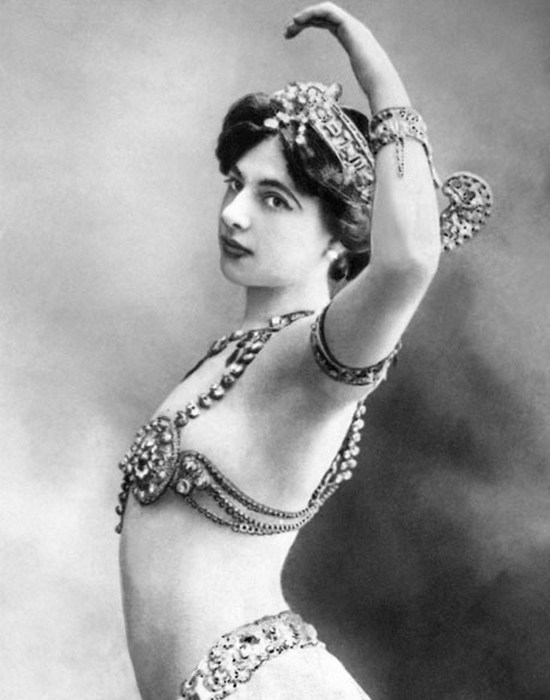 Дочь индийского раджи и храмовой танцовщицы - так думали зрители./фото: independent.co.uk Дочь индийского раджи и храмовой танцовщицы - так думали зрители./фото: independent.co.uk