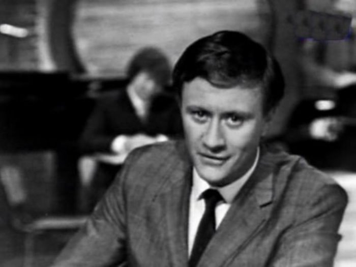 Ведущий двух выпусков программы Андрей Миронов | Фото: ucoz.ru Ведущий двух выпусков программы Андрей Миронов | Фото: ucoz.ru