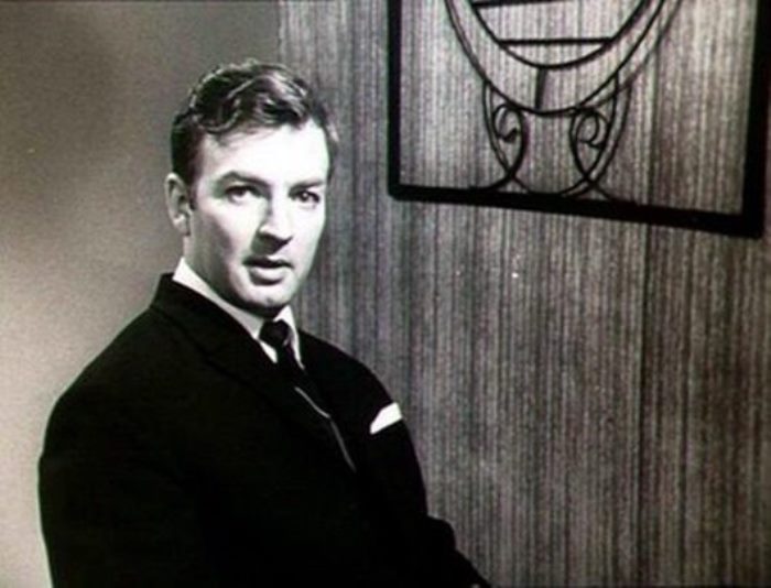 Ведущий *Кабачка 13 стульев* Михаил Державин | Фото: fb.ru Ведущий *Кабачка 13 стульев* Михаил Державин | Фото: fb.ru