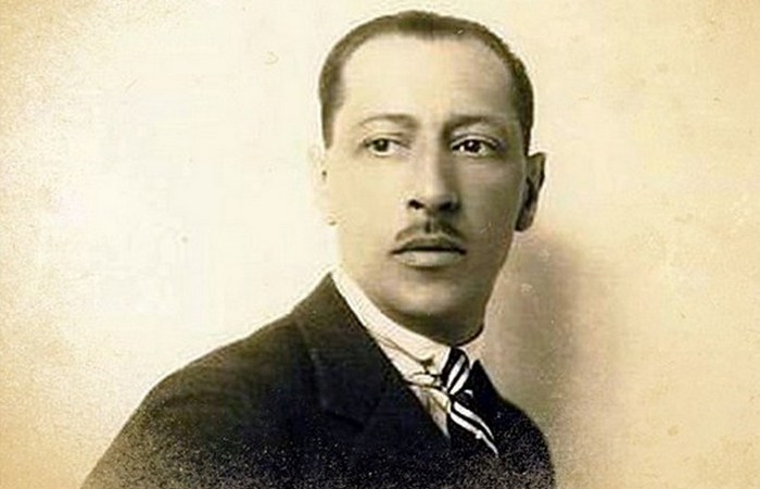 Признанная модница, известная эстетка, успешный модельер. / Фото: lifehacker.ru Признанная модница, известная эстетка, успешный модельер. / Фото: lifehacker.ru