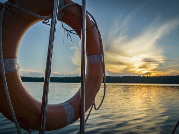 Стали известны подробности затопления плавучего крана у берегов Крыма