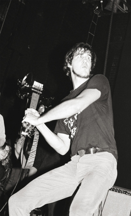 Курт Кобейн на концерте. | Фото: vice.com. Курт Кобейн на концерте. | Фото: vice.com.