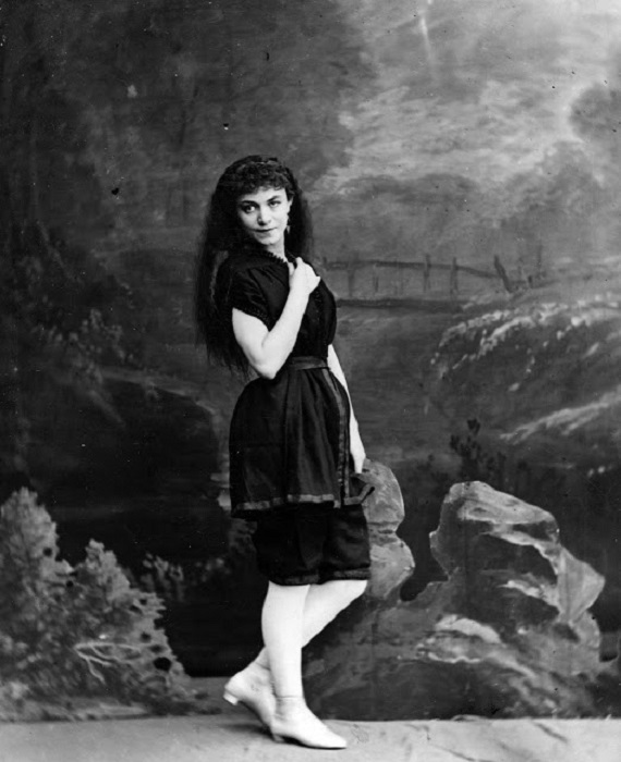 Черный купальник викторианской эпохи. Черный купальник викторианской эпохи.