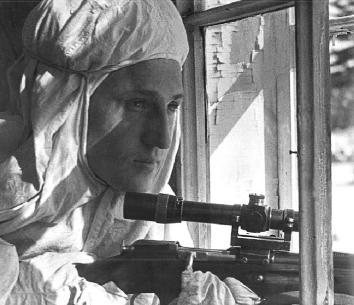 Советский снайпер на Ленинградском фронте. Советский снайпер на Ленинградском фронте.