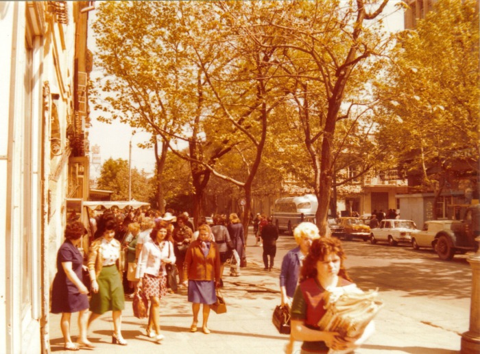 Оживленная улица Карла Маркса. СССР, Одесса, 1976 год. Оживленная улица Карла Маркса. СССР, Одесса, 1976 год.