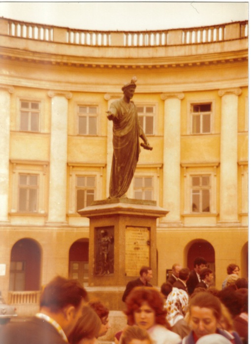 Памятник герцогу де Ришельё. СССР, Одесса, 1976 год. Памятник герцогу де Ришельё. СССР, Одесса, 1976 год.