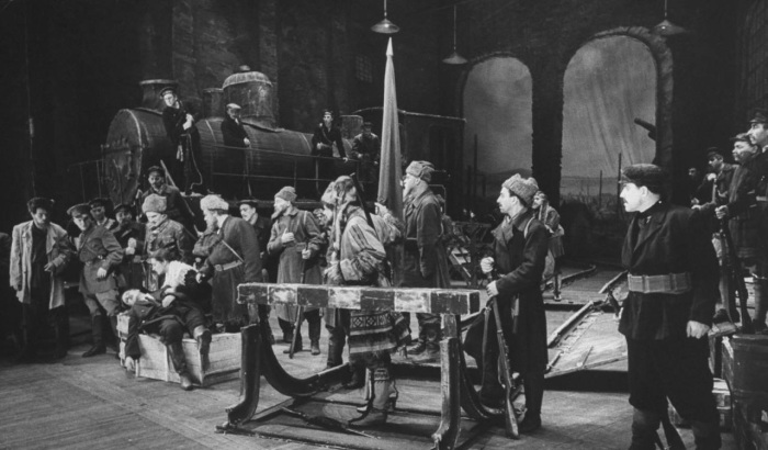 Опера, основанная на событиях гражданской войны. СССР, Москва, 1955 год. Опера, основанная на событиях гражданской войны. СССР, Москва, 1955 год.