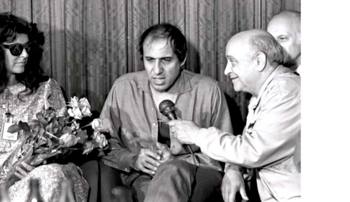 Ролан Быков берёт интервью у Адриано Челентано. 1987 г. Перед концертом в Олимпийском Ролан Быков берёт интервью у Адриано Челентано. 1987 г. Перед концертом в Олимпийском