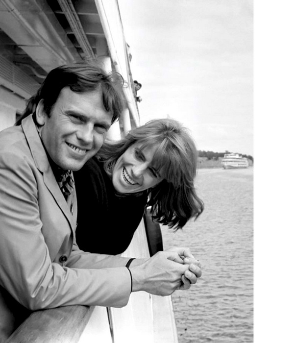 Актер Жан-Луи Трентиньян и его жена Надин. 1967 г. V Московский кинофестиваль Актер Жан-Луи Трентиньян и его жена Надин. 1967 г. V Московский кинофестиваль