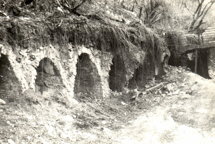 Киевские катакомбы. Киев, 1987 год. Киевские катакомбы. Киев, 1987 год.