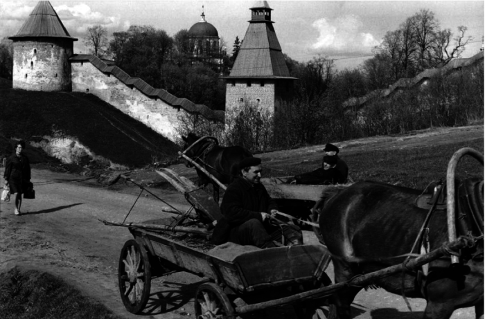 Печорский монастырь XV-го века. СССР, Псков, 1972 год. Печорский монастырь XV-го века. СССР, Псков, 1972 год.