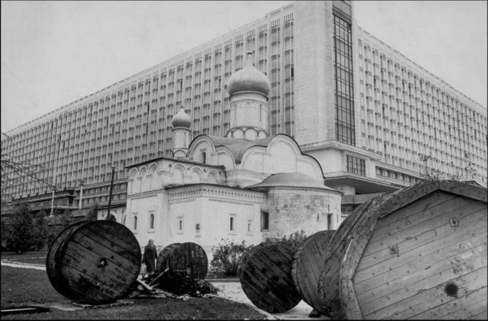 Гостиница Россия возле Красной площади. СССР, Москва, 1972 год. Гостиница Россия возле Красной площади. СССР, Москва, 1972 год.