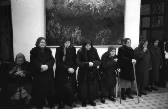 Во время службы в кафедральном соборе. СССР, Псков, 1972 год. Во время службы в кафедральном соборе. СССР, Псков, 1972 год.