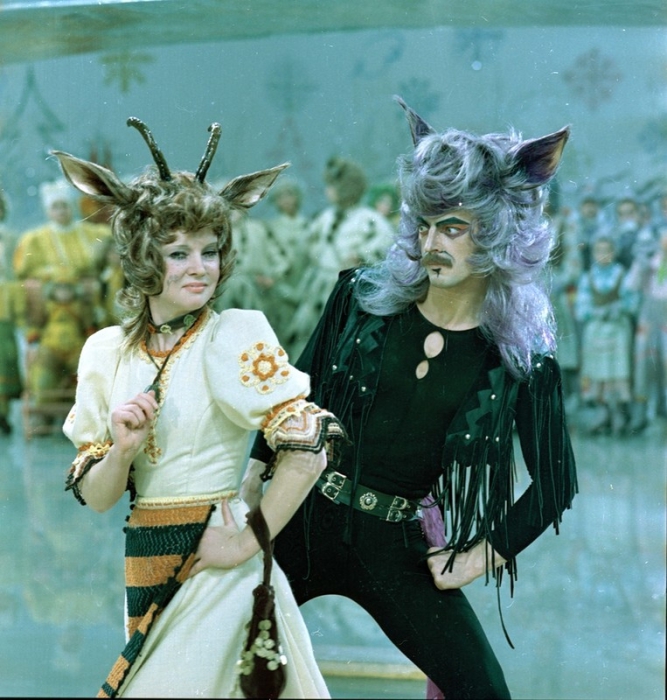 Главный хит того времени с Гурченко и Боярским в главных ролях. Главный хит того времени с Гурченко и Боярским в главных ролях.