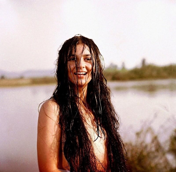 Света Тома в сцене купания Рады. Света Тома в сцене купания Рады.