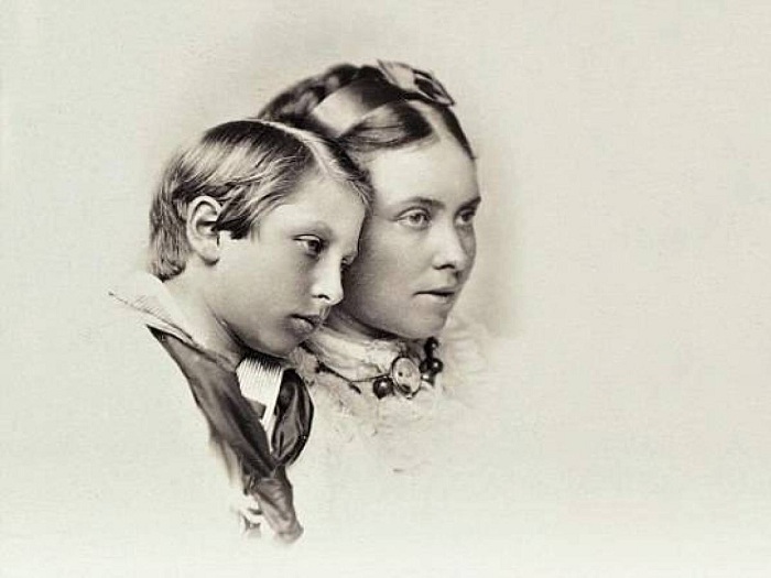 Вильгельм II с матерью Викторией Великобританской. | Фото: allday.com. Вильгельм II с матерью Викторией Великобританской. | Фото: allday.com.