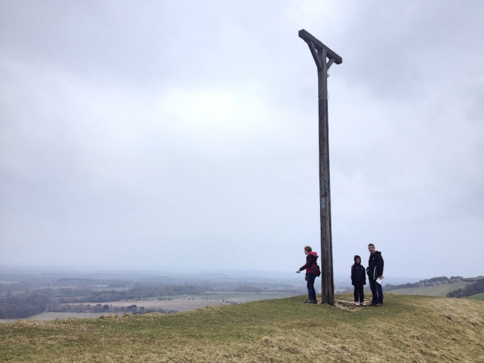 Средневековый шест для повешения, Беркшир, Англия, наши дни. | Фото: afamilydayout.co.uk. Средневековый шест для повешения, Беркшир, Англия, наши дни. | Фото: afamilydayout.co.uk.