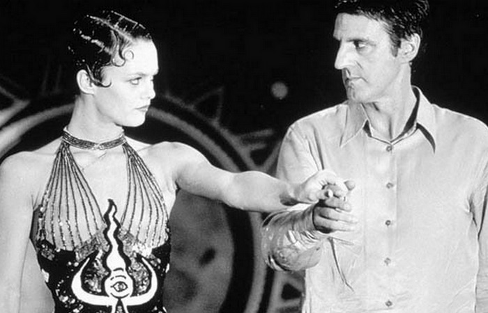 Мелодрама «Девушка на мосту». / Фото: okino.ua Мелодрама «Девушка на мосту». / Фото: okino.ua