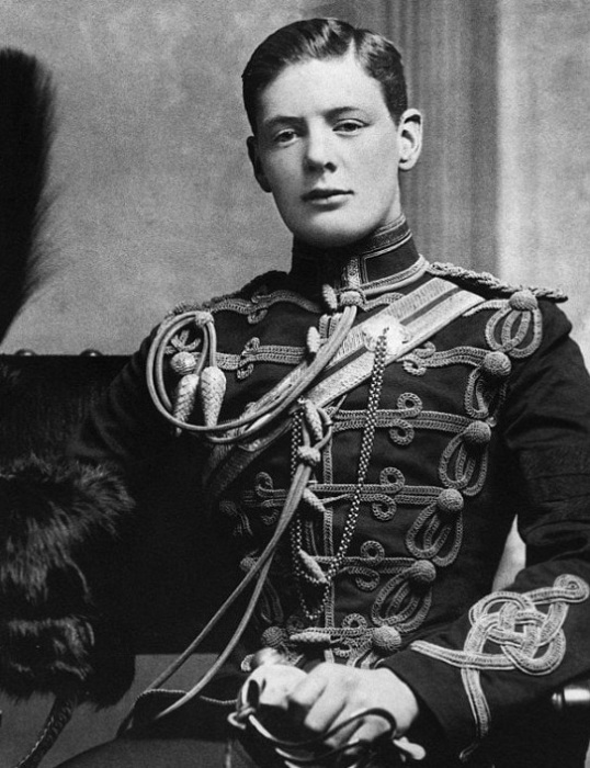 Британский государственный деятель Уинстон Черчилль в юности. | Фото: i.dailymail.co.uk. Британский государственный деятель Уинстон Черчилль в юности. | Фото: i.dailymail.co.uk.