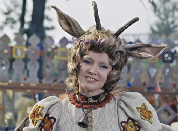 Незатейливый сюжет старой сказки о Волке, где Людмила Гурченко сыграла роль Козы. | Фото: livejournal.com Незатейливый сюжет старой сказки о Волке, где Людмила Гурченко сыграла роль Козы. | Фото: livejournal.com