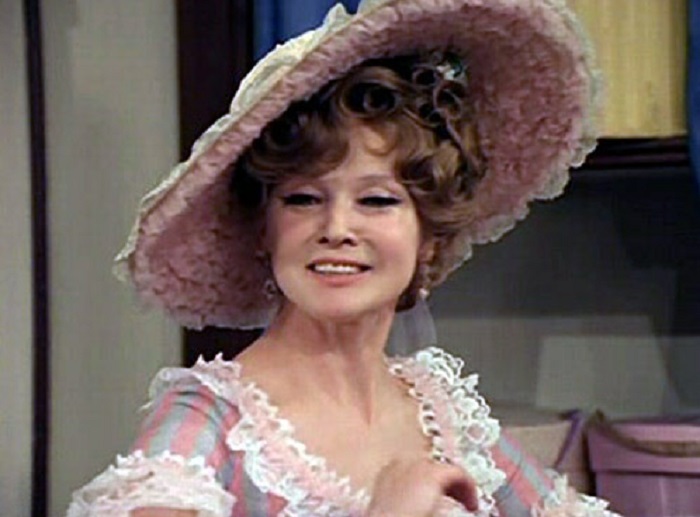 Людмила Гурченко в роли Мадам Клара Бокардон. | Фото: kino-teatr.ru Людмила Гурченко в роли Мадам Клара Бокардон. | Фото: kino-teatr.ru