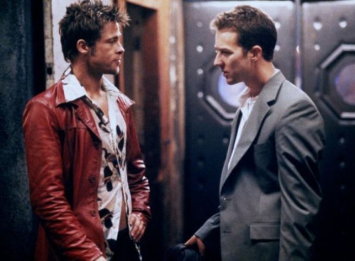 Брэд Питт и Эдвард Нортон в фильме *Бойцовский клуб* | Фото: kinosite.net Брэд Питт и Эдвард Нортон в фильме *Бойцовский клуб* | Фото: kinosite.net